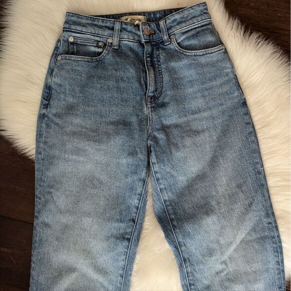 The Curvy '90s Straight Crop Jean in Hazeldell Wash light blue Size 25 - Picture 13 of 16